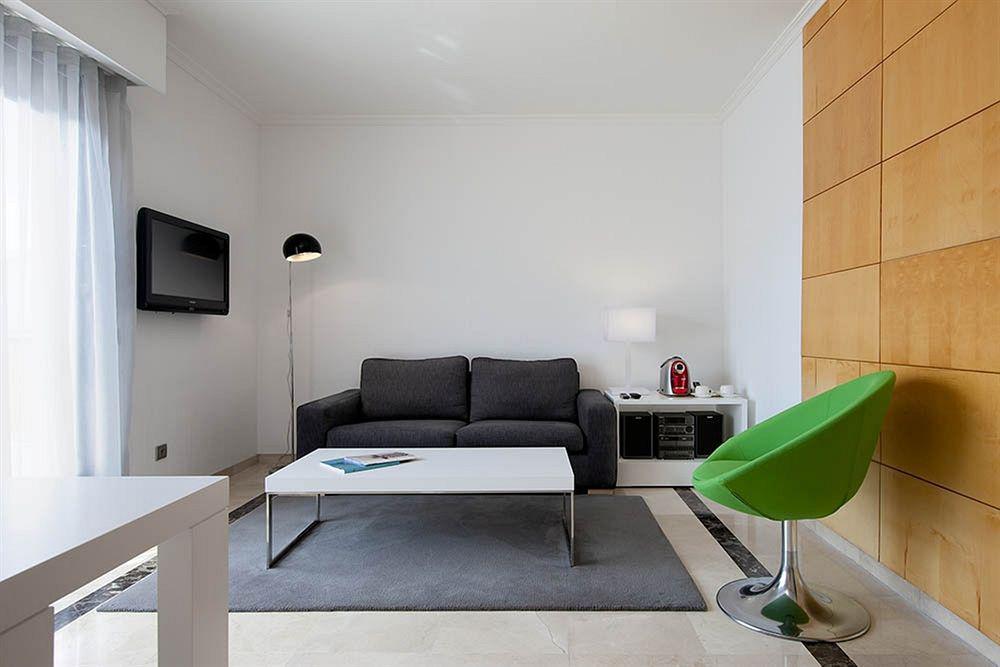 Nh Prisma Hotel